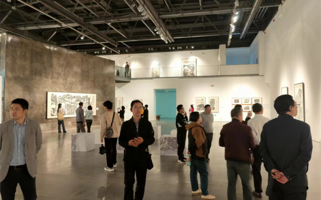  “生命大(dà)寫意——朱松發藝術展”（甯波站(zhàn)）在銀川美術館開(kāi)展